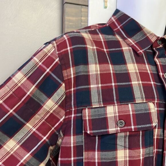 Wrangler ATG Men’s Mix Material Long Sleeve Plaid Button Down Shirt- Medium - Picture 6 of 16